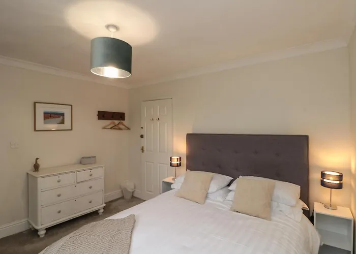 Chestnut * Scarborough