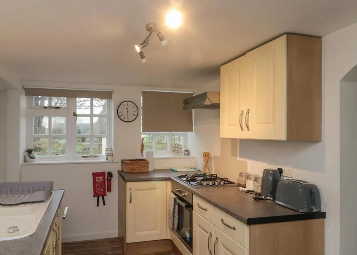 Chestnut Scarborough